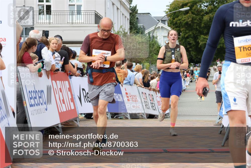 31.08.2025 - 21. Blankeneser Heldenlauf Strokosch-Dieckow http://msf.ph/oto/8700363 31.08.2025 12:38:50 Ziel 5432, 5013, 5378 meine-sportfotos.de