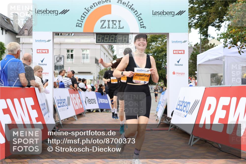 31.08.2025 - 21. Blankeneser Heldenlauf Strokosch-Dieckow http://msf.ph/oto/8700373 31.08.2025 12:51:40 Ziel 5104, 5136, 5007, 5034, 5518, 5517 meine-sportfotos.de