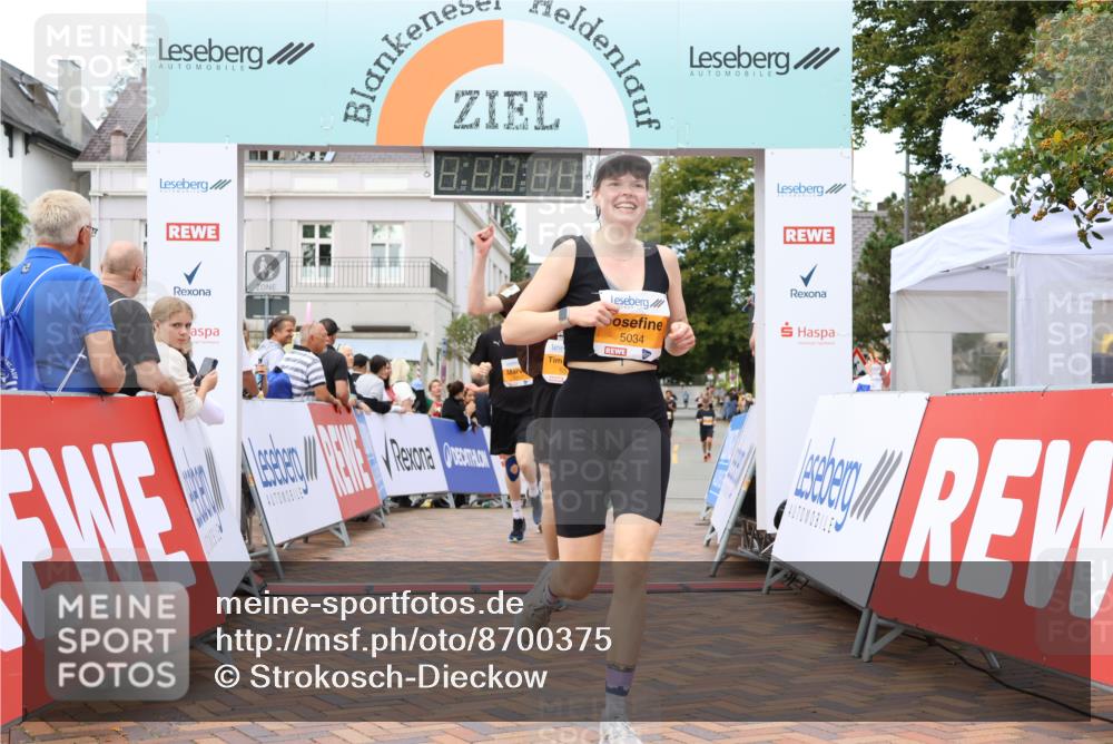 31.08.2025 - 21. Blankeneser Heldenlauf Strokosch-Dieckow http://msf.ph/oto/8700375 31.08.2025 12:51:40 Ziel 5104, 5136, 5007, 5034, 5518, 5517 meine-sportfotos.de