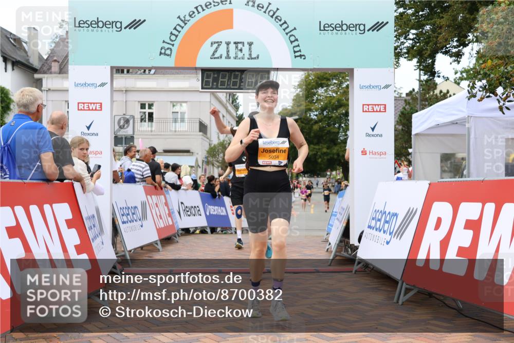 31.08.2025 - 21. Blankeneser Heldenlauf Strokosch-Dieckow http://msf.ph/oto/8700382 31.08.2025 12:51:40 Ziel 5104, 5136, 5007, 5034, 5518, 5517 meine-sportfotos.de