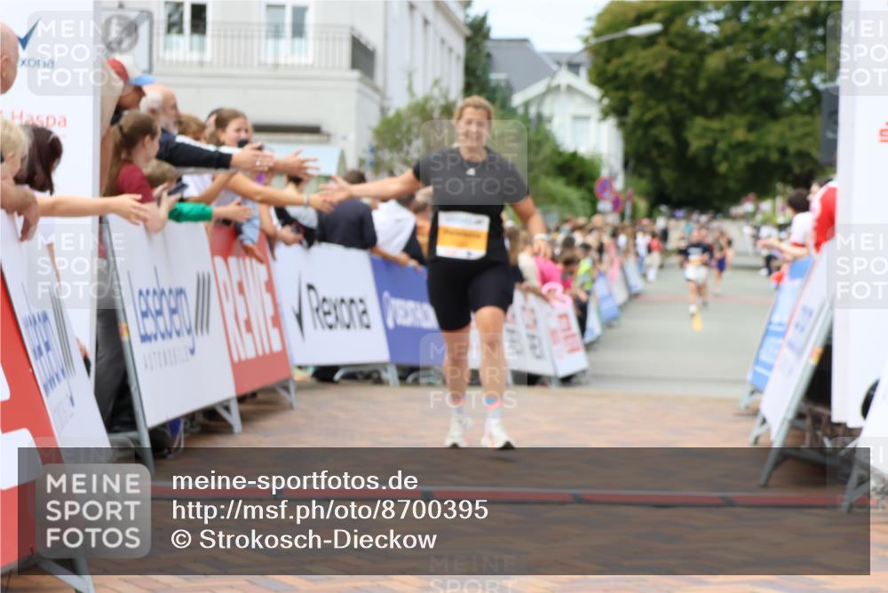 31.08.2025 - 21. Blankeneser Heldenlauf Strokosch-Dieckow http://msf.ph/oto/8700395 31.08.2025 12:38:38 Ziel 5153 meine-sportfotos.de