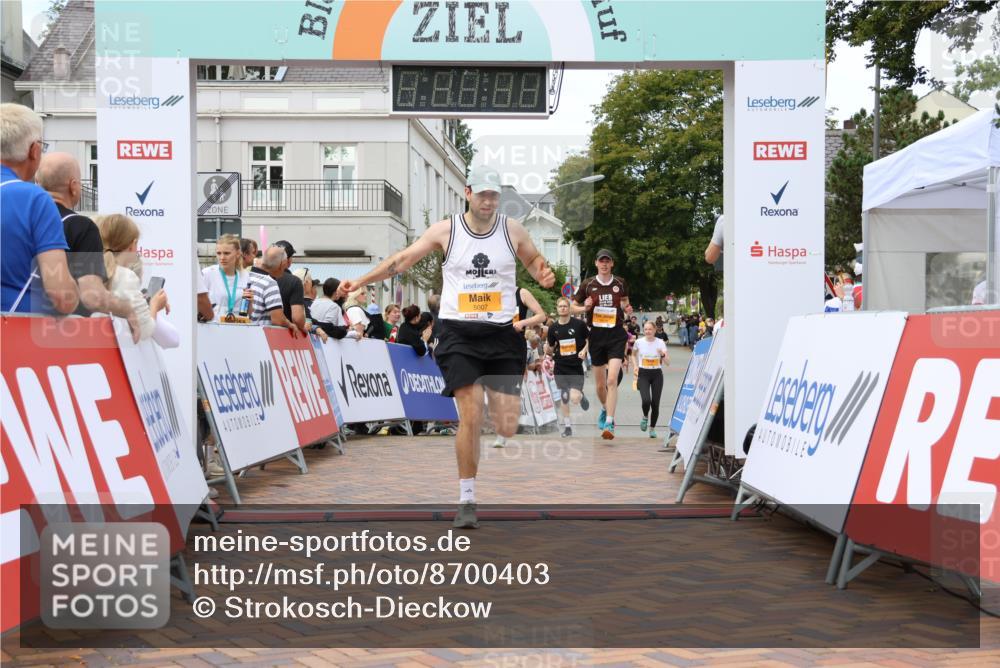 31.08.2025 - 21. Blankeneser Heldenlauf Strokosch-Dieckow http://msf.ph/oto/8700403 31.08.2025 12:51:37 Ziel 5141, 5007, 5034, 5518 meine-sportfotos.de