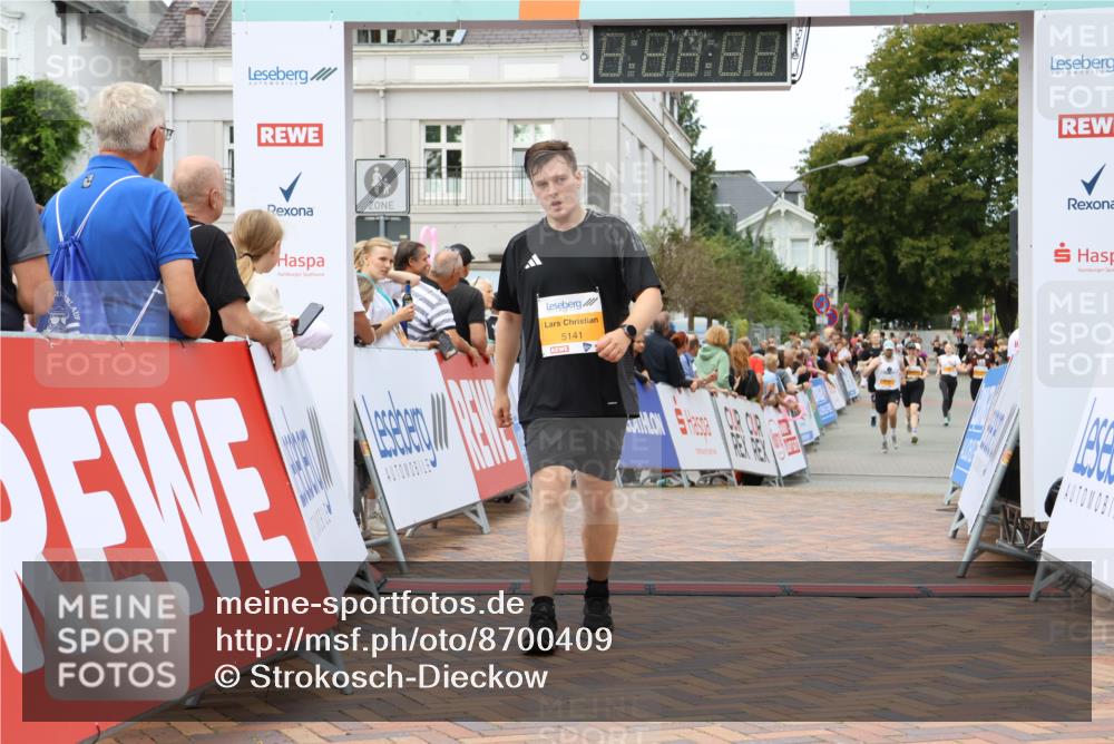 31.08.2025 - 21. Blankeneser Heldenlauf Strokosch-Dieckow http://msf.ph/oto/8700409 31.08.2025 12:51:32 Ziel 5837, 5371, 5141 meine-sportfotos.de