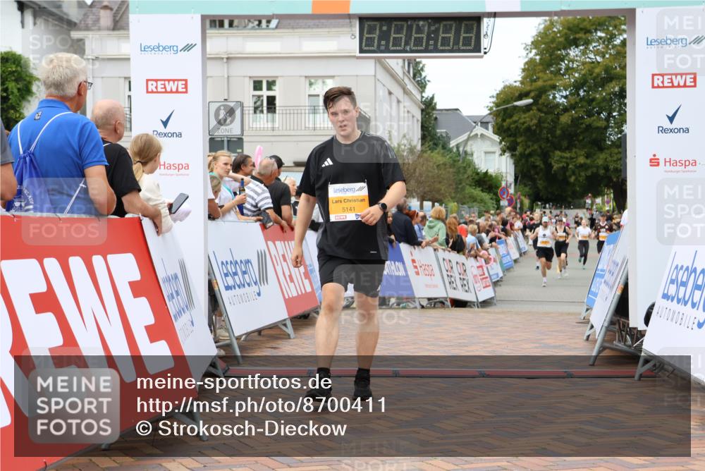 31.08.2025 - 21. Blankeneser Heldenlauf Strokosch-Dieckow http://msf.ph/oto/8700411 31.08.2025 12:51:31 Ziel 5837, 5371, 5141 meine-sportfotos.de