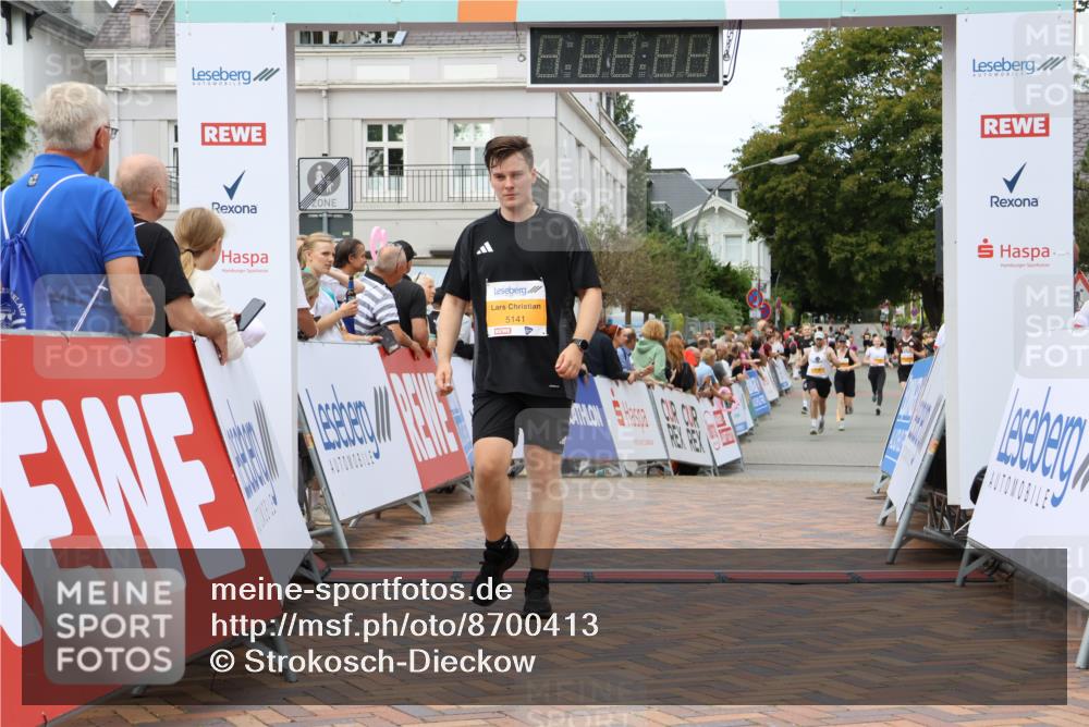 31.08.2025 - 21. Blankeneser Heldenlauf Strokosch-Dieckow http://msf.ph/oto/8700413 31.08.2025 12:51:31 Ziel 5837, 5371, 5141 meine-sportfotos.de