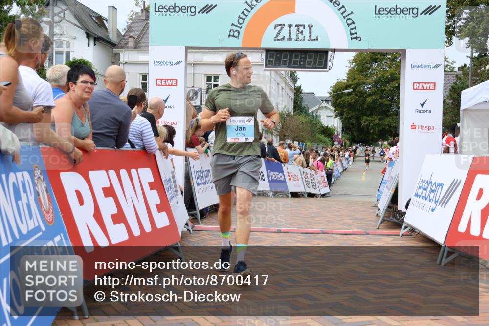 31.08.2025 - 21. Blankeneser Heldenlauf Strokosch-Dieckow http://msf.ph/oto/8700417 31.08.2025 12:38:24 Ziel 5503, 5504, 4176 meine-sportfotos.de
