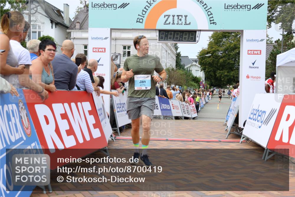 31.08.2025 - 21. Blankeneser Heldenlauf Strokosch-Dieckow http://msf.ph/oto/8700419 31.08.2025 12:38:24 Ziel 5503, 5504, 4176 meine-sportfotos.de