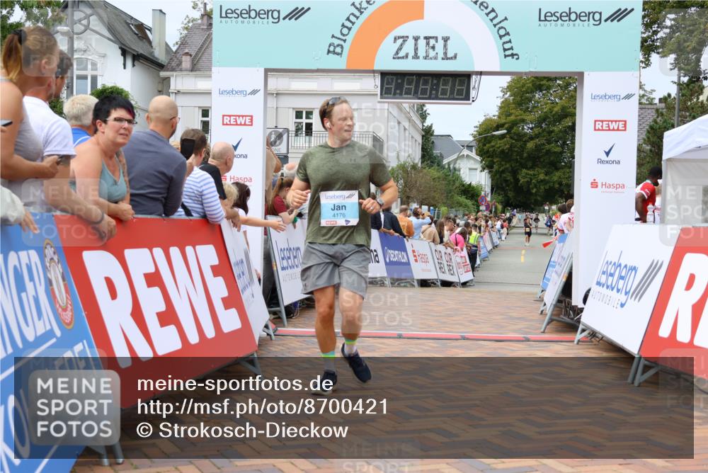 31.08.2025 - 21. Blankeneser Heldenlauf Strokosch-Dieckow http://msf.ph/oto/8700421 31.08.2025 12:38:24 Ziel 5503, 5504, 4176 meine-sportfotos.de