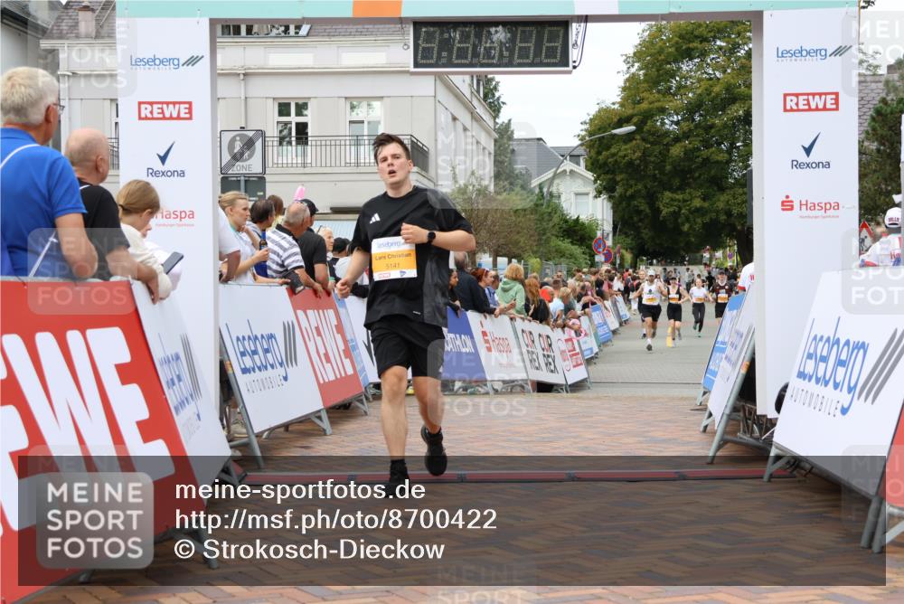 31.08.2025 - 21. Blankeneser Heldenlauf Strokosch-Dieckow http://msf.ph/oto/8700422 31.08.2025 12:51:31 Ziel 5837, 5371, 5141 meine-sportfotos.de