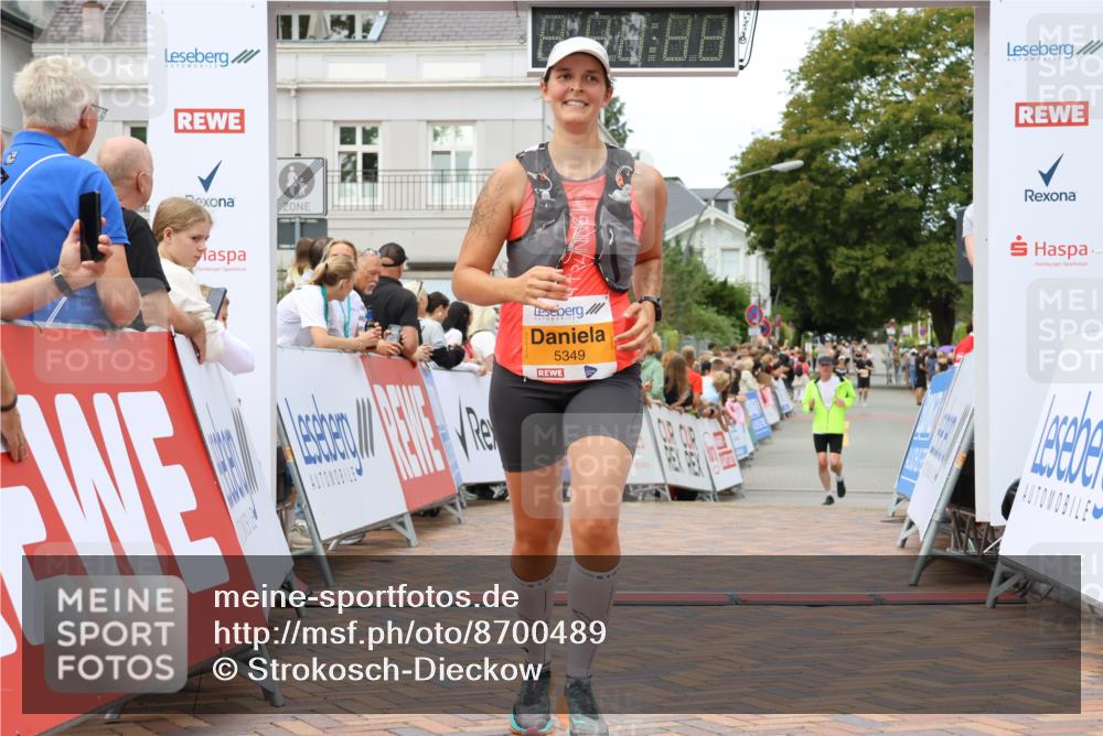 31.08.2025 - 21. Blankeneser Heldenlauf Strokosch-Dieckow http://msf.ph/oto/8700489 31.08.2025 12:51:03 Ziel 5268, 5349, 5629, 5630 meine-sportfotos.de