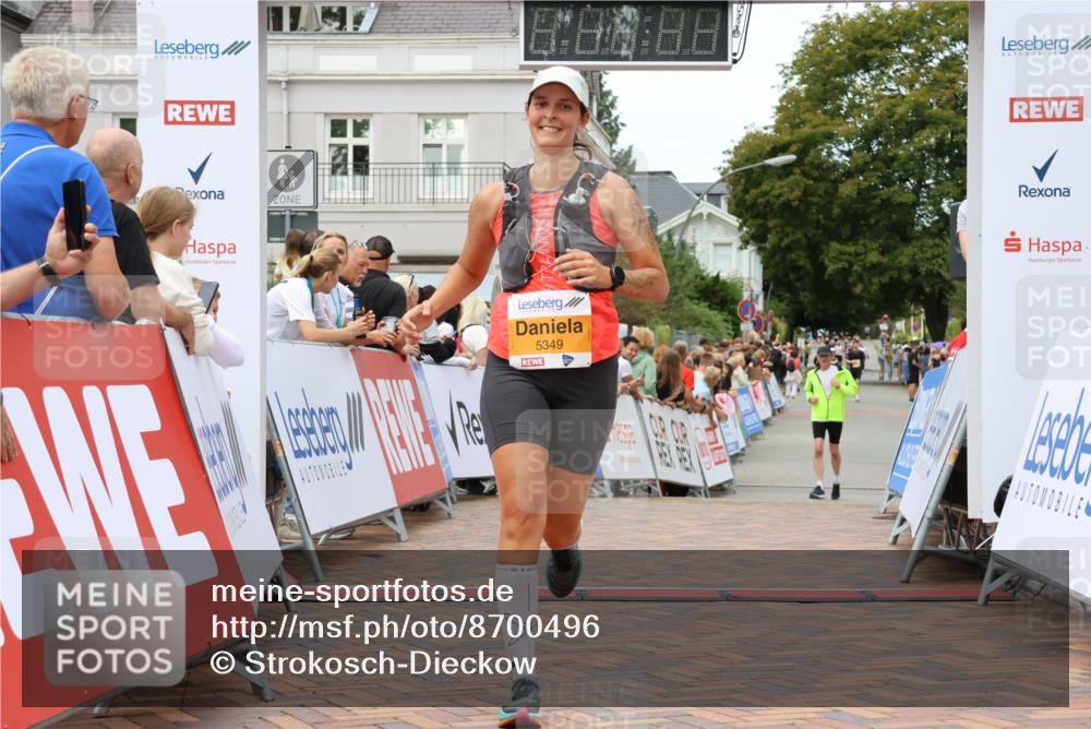 31.08.2025 - 21. Blankeneser Heldenlauf Strokosch-Dieckow http://msf.ph/oto/8700496 31.08.2025 12:51:03 Ziel 5268, 5349, 5629, 5630 meine-sportfotos.de