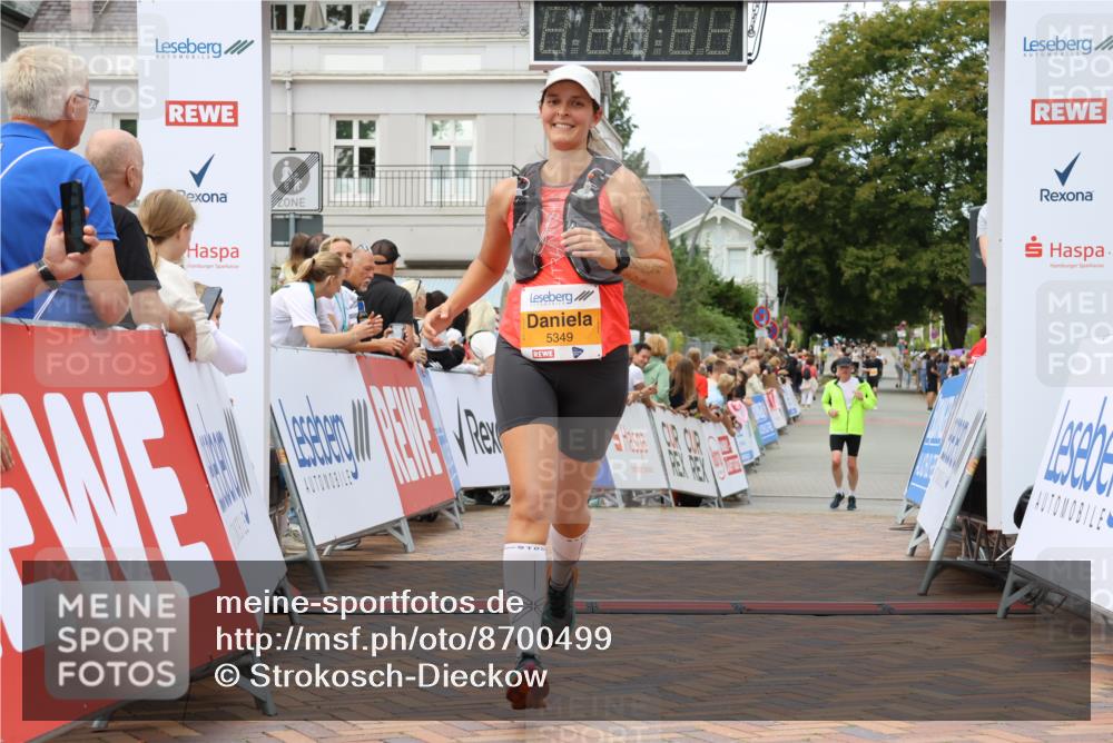 31.08.2025 - 21. Blankeneser Heldenlauf Strokosch-Dieckow http://msf.ph/oto/8700499 31.08.2025 12:51:03 Ziel 5268, 5349, 5629, 5630 meine-sportfotos.de