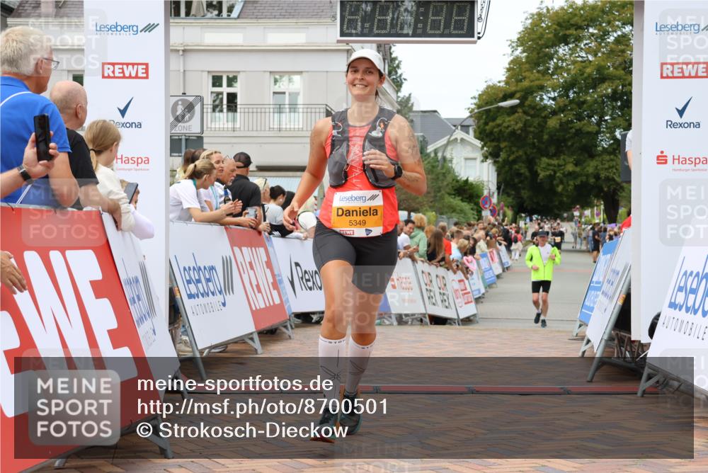 31.08.2025 - 21. Blankeneser Heldenlauf Strokosch-Dieckow http://msf.ph/oto/8700501 31.08.2025 12:51:03 Ziel 5268, 5349, 5629, 5630 meine-sportfotos.de