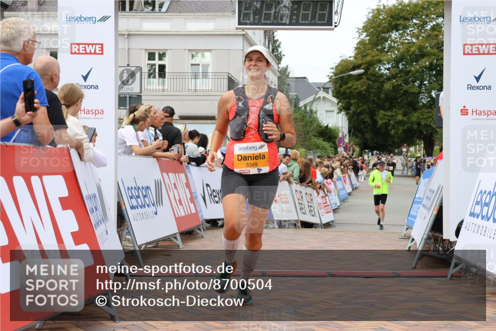 31.08.2025 - 21. Blankeneser Heldenlauf Strokosch-Dieckow http://msf.ph/oto/8700504 31.08.2025 12:51:03 Ziel 5268, 5349, 5629, 5630 meine-sportfotos.de