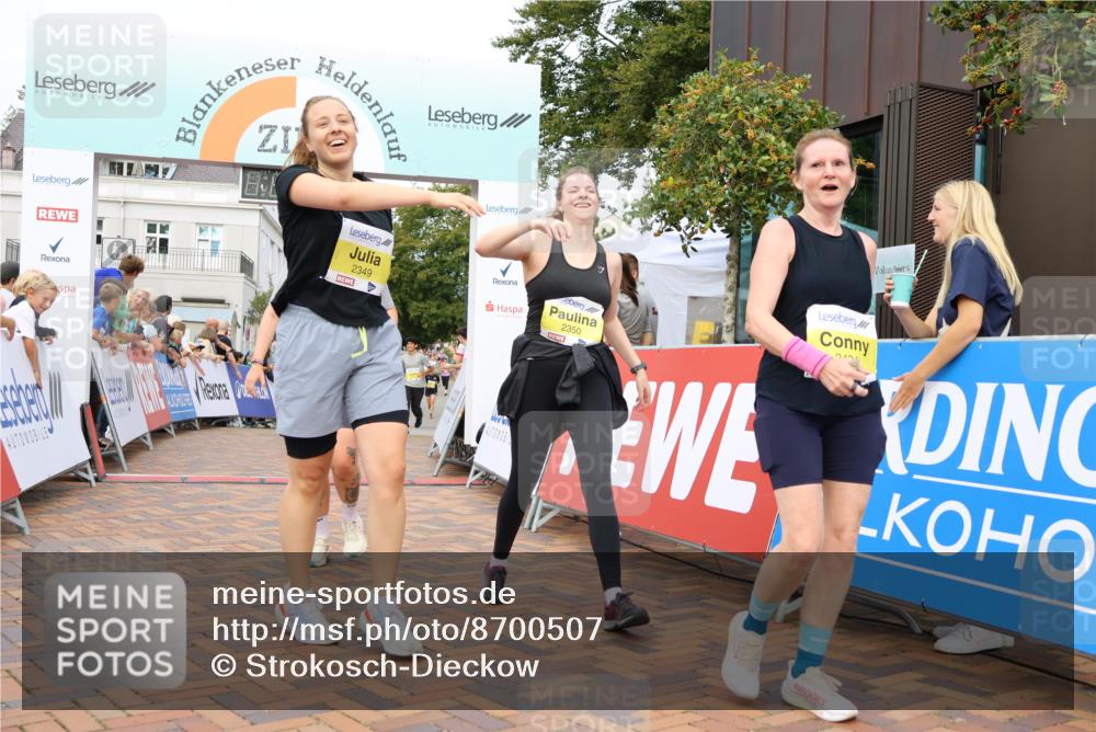 31.08.2025 - 21. Blankeneser Heldenlauf Strokosch-Dieckow http://msf.ph/oto/8700507 31.08.2025 10:34:43 Ziel 2110, 2244, 2021, 2424, 2668, 2669, 2667, 2298, 2438, 2439, 2349, 2441, 2442, 2350, 2048 meine-sportfotos.de