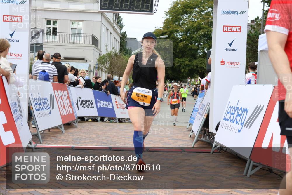 31.08.2025 - 21. Blankeneser Heldenlauf Strokosch-Dieckow http://msf.ph/oto/8700510 31.08.2025 12:50:59 Ziel 5268, 5349, 5629, 5630 meine-sportfotos.de