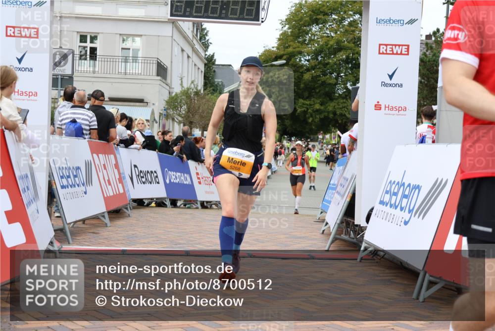31.08.2025 - 21. Blankeneser Heldenlauf Strokosch-Dieckow http://msf.ph/oto/8700512 31.08.2025 12:50:59 Ziel 5268, 5349, 5629, 5630 meine-sportfotos.de