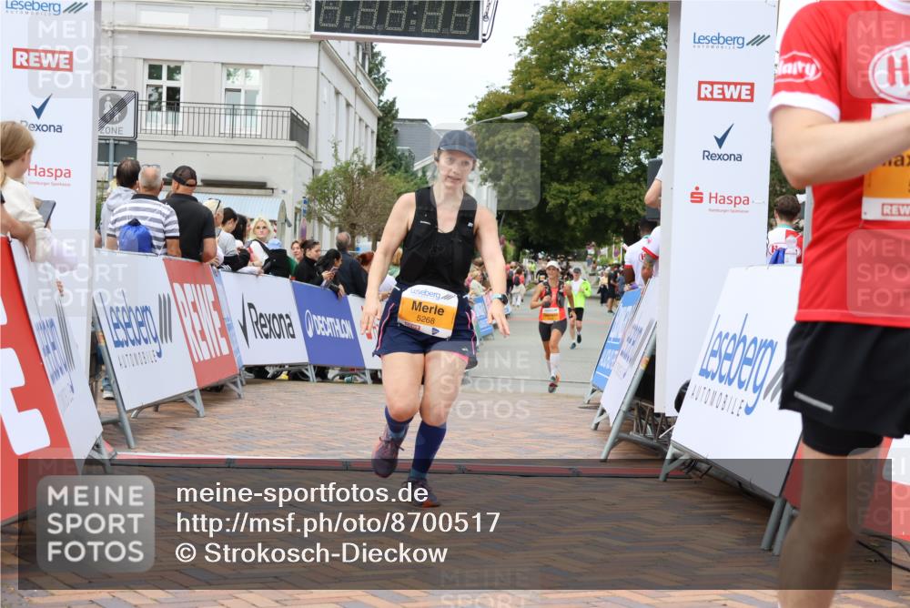 31.08.2025 - 21. Blankeneser Heldenlauf Strokosch-Dieckow http://msf.ph/oto/8700517 31.08.2025 12:50:58 Ziel 5268, 5629, 5630 meine-sportfotos.de