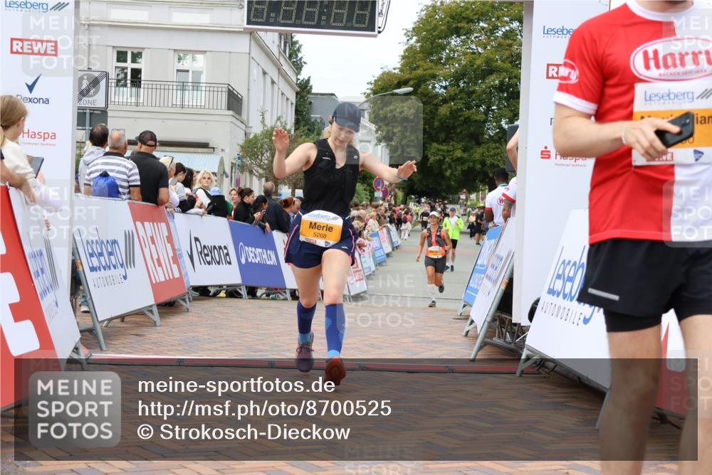 31.08.2025 - 21. Blankeneser Heldenlauf Strokosch-Dieckow http://msf.ph/oto/8700525 31.08.2025 12:50:58 Ziel 5268, 5629, 5630 meine-sportfotos.de