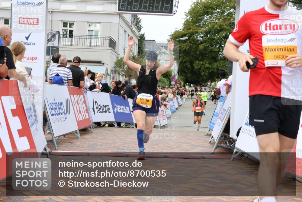 31.08.2025 - 21. Blankeneser Heldenlauf Strokosch-Dieckow http://msf.ph/oto/8700535 31.08.2025 12:50:58 Ziel 5268, 5629, 5630 meine-sportfotos.de
