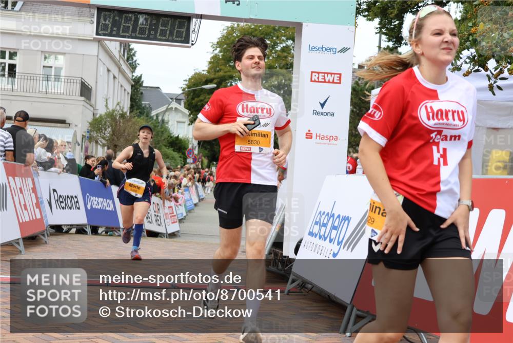 31.08.2025 - 21. Blankeneser Heldenlauf Strokosch-Dieckow http://msf.ph/oto/8700541 31.08.2025 12:50:57 Ziel 5268, 5040, 5629, 5630 meine-sportfotos.de