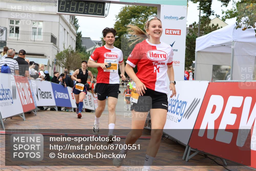 31.08.2025 - 21. Blankeneser Heldenlauf Strokosch-Dieckow http://msf.ph/oto/8700551 31.08.2025 12:50:56 Ziel 5268, 5040, 5629, 5630 meine-sportfotos.de