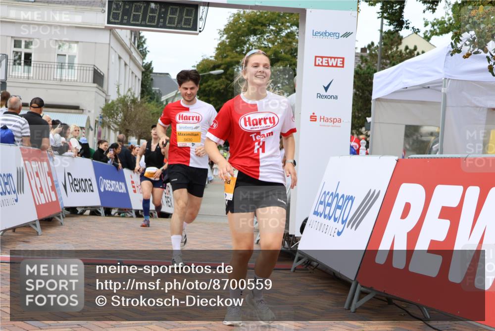 31.08.2025 - 21. Blankeneser Heldenlauf Strokosch-Dieckow http://msf.ph/oto/8700559 31.08.2025 12:50:56 Ziel 5268, 5040, 5629, 5630 meine-sportfotos.de