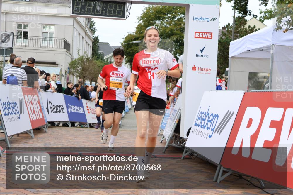 31.08.2025 - 21. Blankeneser Heldenlauf Strokosch-Dieckow http://msf.ph/oto/8700568 31.08.2025 12:50:56 Ziel 5268, 5040, 5629, 5630 meine-sportfotos.de