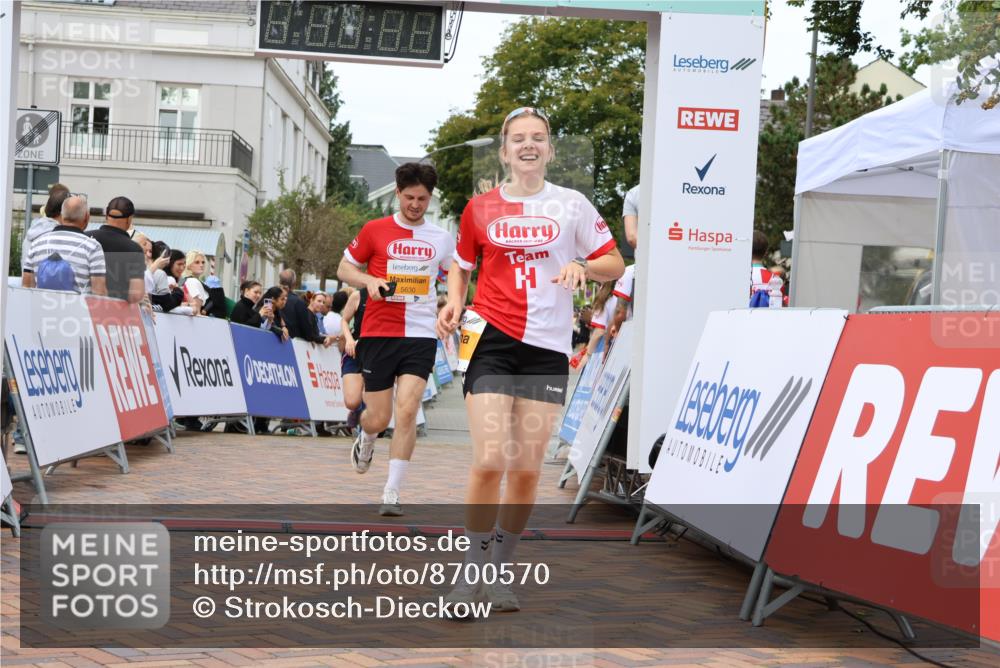 31.08.2025 - 21. Blankeneser Heldenlauf Strokosch-Dieckow http://msf.ph/oto/8700570 31.08.2025 12:50:56 Ziel 5268, 5040, 5629, 5630 meine-sportfotos.de