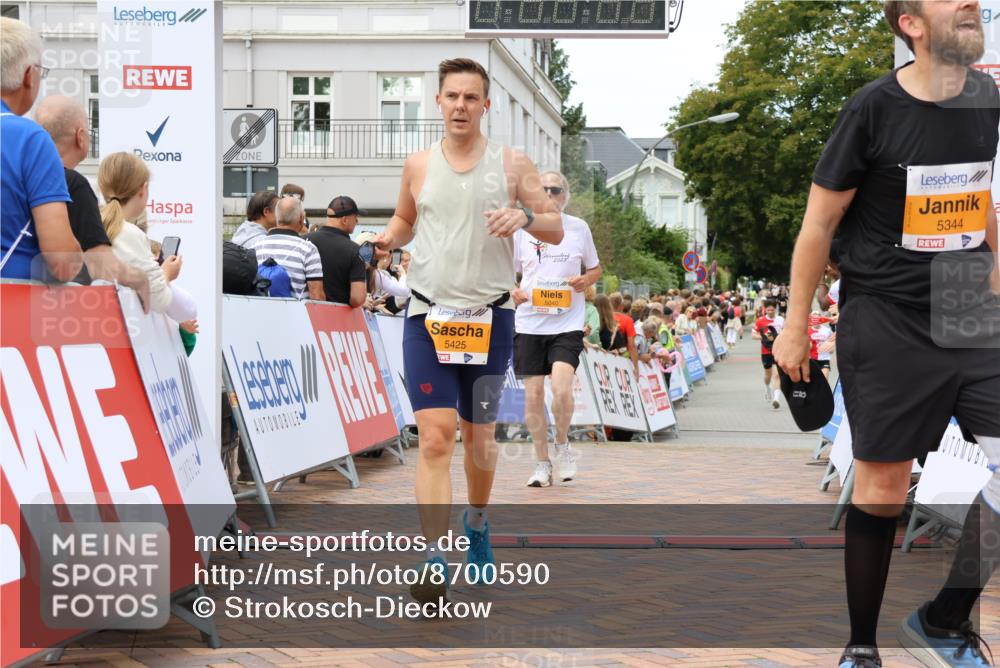 31.08.2025 - 21. Blankeneser Heldenlauf Strokosch-Dieckow http://msf.ph/oto/8700590 31.08.2025 12:50:48 Ziel 5040, 5344, 5425 meine-sportfotos.de