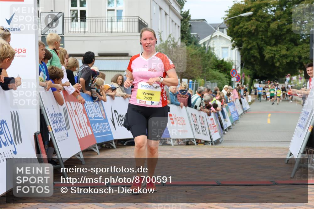 31.08.2025 - 21. Blankeneser Heldenlauf Strokosch-Dieckow http://msf.ph/oto/8700591 31.08.2025 10:34:12 Ziel 2724, 2630, 2171 meine-sportfotos.de