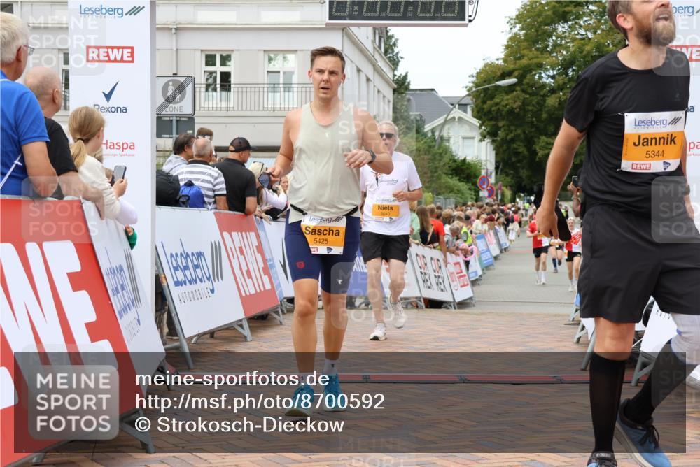 31.08.2025 - 21. Blankeneser Heldenlauf Strokosch-Dieckow http://msf.ph/oto/8700592 31.08.2025 12:50:48 Ziel 5040, 5344, 5425 meine-sportfotos.de