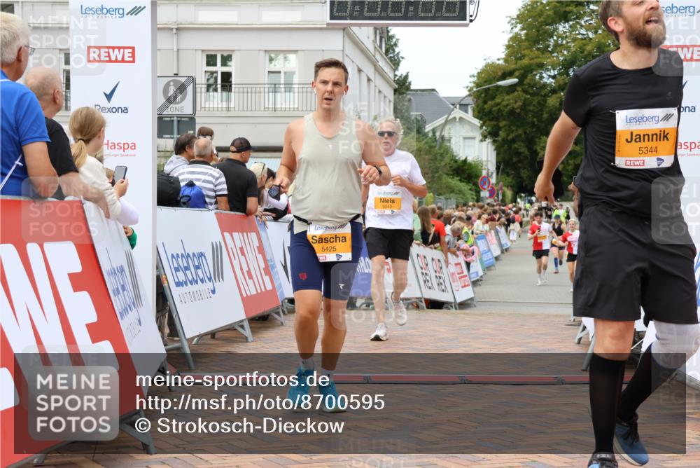 31.08.2025 - 21. Blankeneser Heldenlauf Strokosch-Dieckow http://msf.ph/oto/8700595 31.08.2025 12:50:48 Ziel 5040, 5344, 5425 meine-sportfotos.de