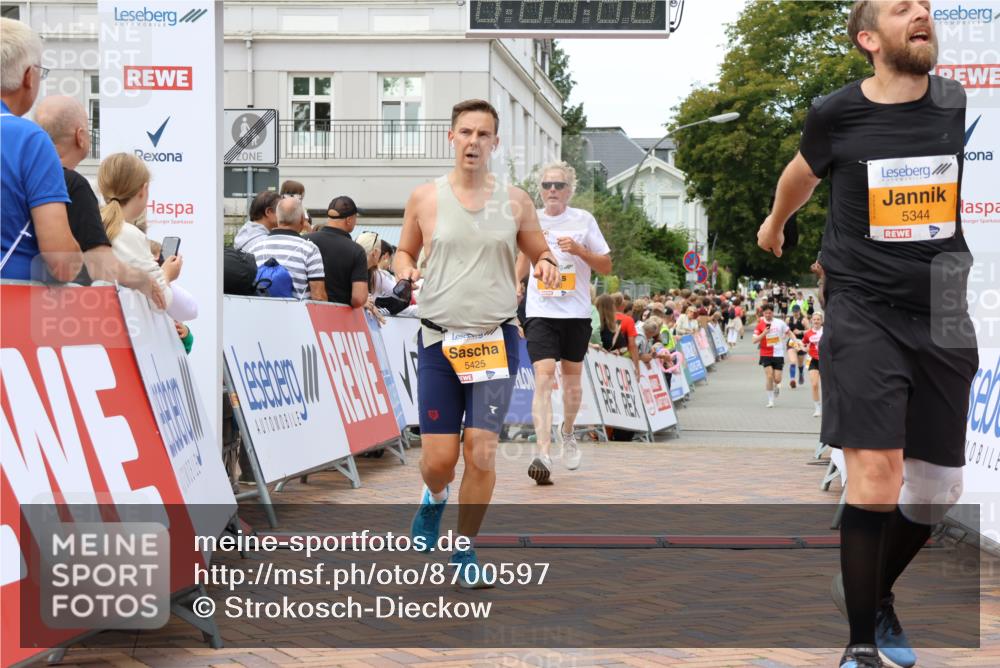 31.08.2025 - 21. Blankeneser Heldenlauf Strokosch-Dieckow http://msf.ph/oto/8700597 31.08.2025 12:50:48 Ziel 5040, 5344, 5425 meine-sportfotos.de