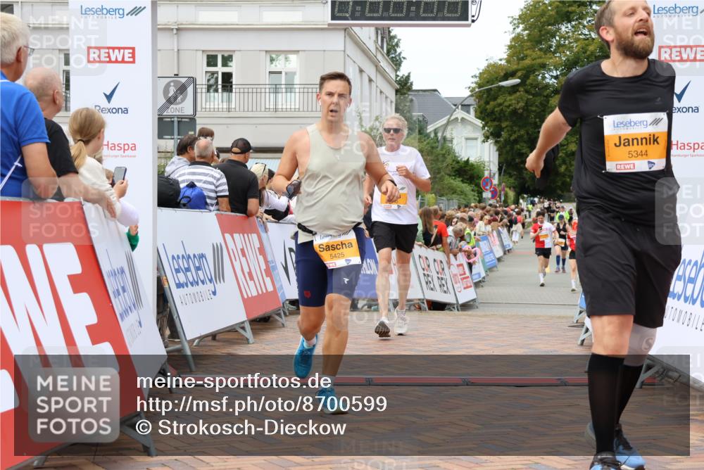 31.08.2025 - 21. Blankeneser Heldenlauf Strokosch-Dieckow http://msf.ph/oto/8700599 31.08.2025 12:50:47 Ziel 5040, 5344, 5425 meine-sportfotos.de