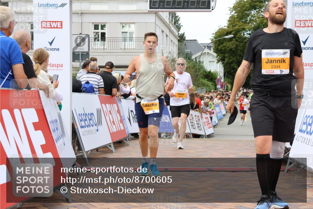 31.08.2025 - 21. Blankeneser Heldenlauf Strokosch-Dieckow http://msf.ph/oto/8700605 31.08.2025 12:50:47 Ziel 5040, 5344, 5425 meine-sportfotos.de