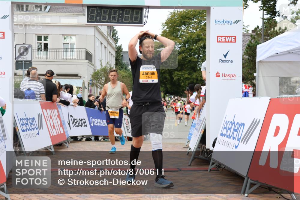 31.08.2025 - 21. Blankeneser Heldenlauf Strokosch-Dieckow http://msf.ph/oto/8700611 31.08.2025 12:50:46 Ziel 5040, 5344, 5425 meine-sportfotos.de