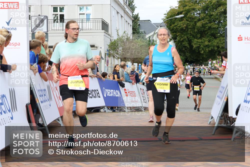 31.08.2025 - 21. Blankeneser Heldenlauf Strokosch-Dieckow http://msf.ph/oto/8700613 31.08.2025 10:34:02 Ziel 2378, 2563, 2120 meine-sportfotos.de