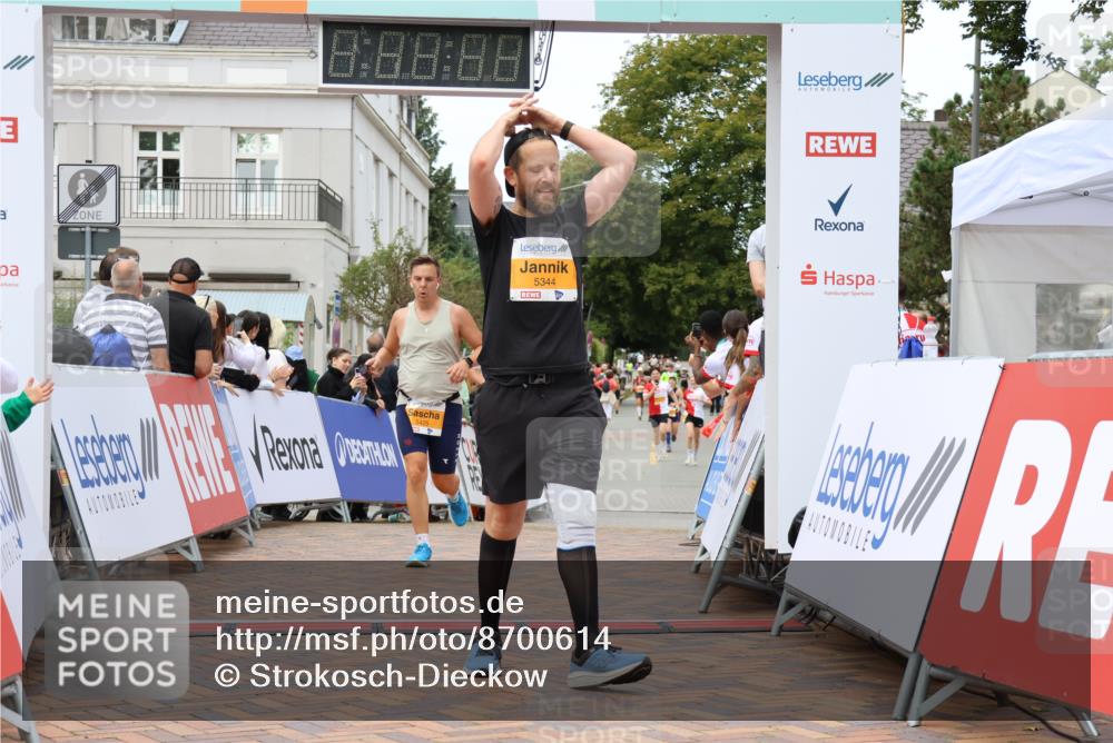 31.08.2025 - 21. Blankeneser Heldenlauf Strokosch-Dieckow http://msf.ph/oto/8700614 31.08.2025 12:50:46 Ziel 5040, 5344, 5425 meine-sportfotos.de