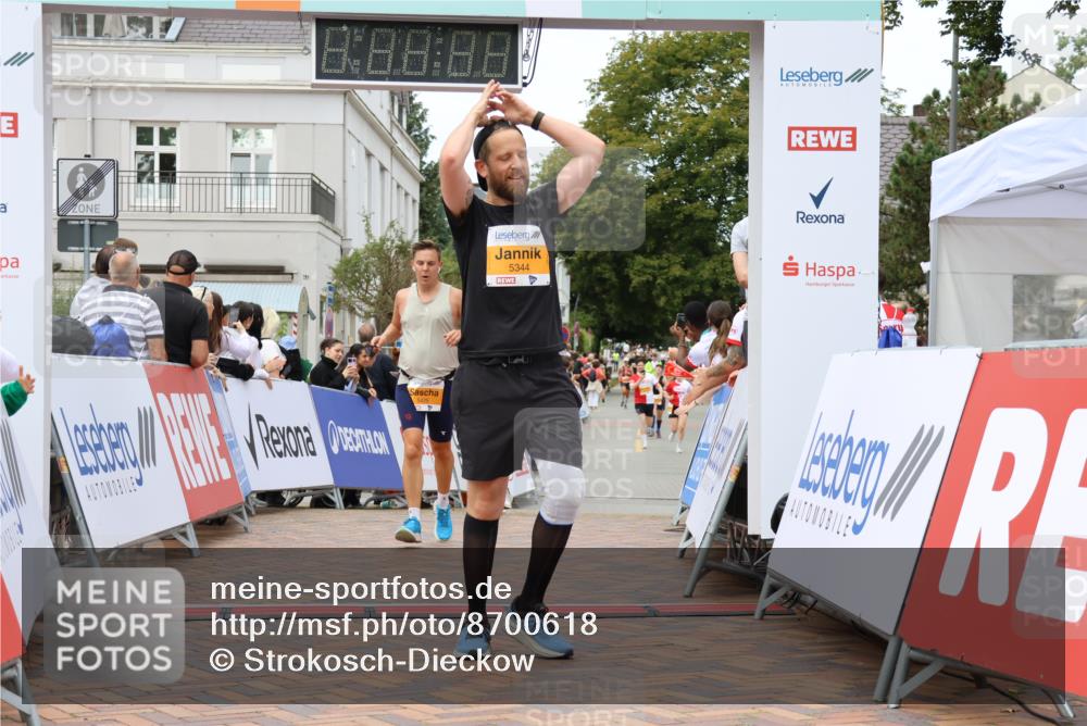 31.08.2025 - 21. Blankeneser Heldenlauf Strokosch-Dieckow http://msf.ph/oto/8700618 31.08.2025 12:50:45 Ziel 5040, 5344, 5425 meine-sportfotos.de