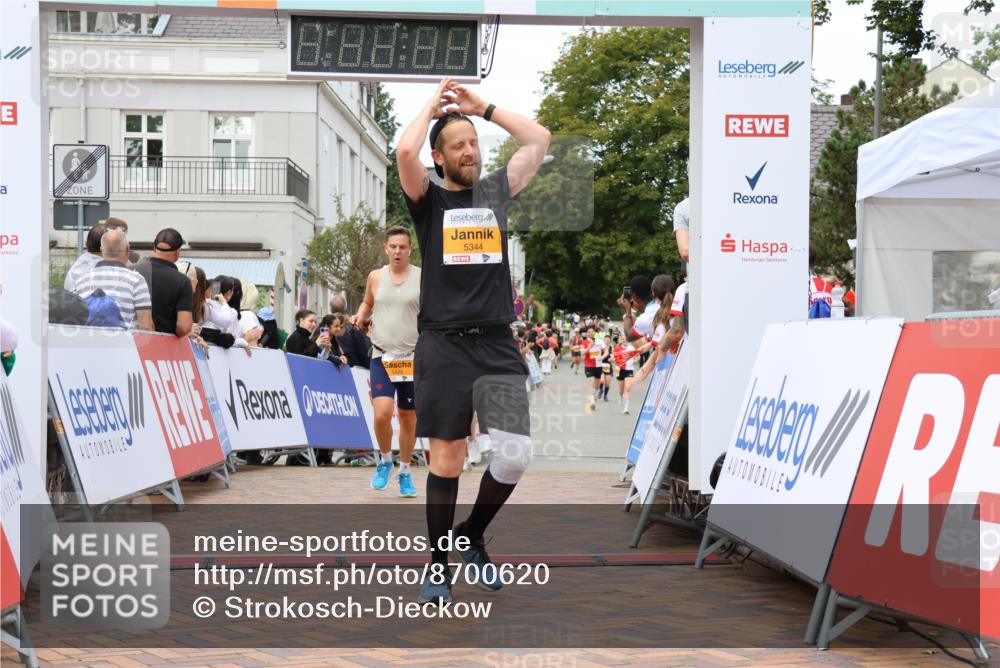 31.08.2025 - 21. Blankeneser Heldenlauf Strokosch-Dieckow http://msf.ph/oto/8700620 31.08.2025 12:50:45 Ziel 5040, 5344, 5425 meine-sportfotos.de