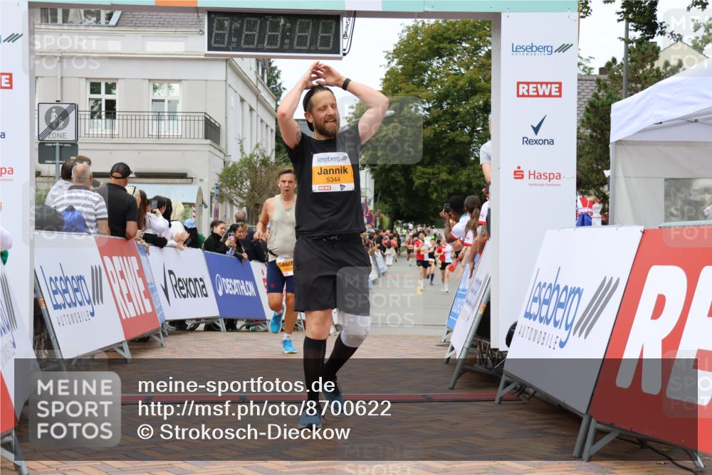 31.08.2025 - 21. Blankeneser Heldenlauf Strokosch-Dieckow http://msf.ph/oto/8700622 31.08.2025 12:50:45 Ziel 5040, 5344, 5425 meine-sportfotos.de