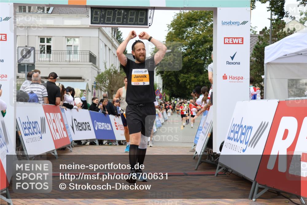 31.08.2025 - 21. Blankeneser Heldenlauf Strokosch-Dieckow http://msf.ph/oto/8700631 31.08.2025 12:50:45 Ziel 5040, 5344, 5425 meine-sportfotos.de
