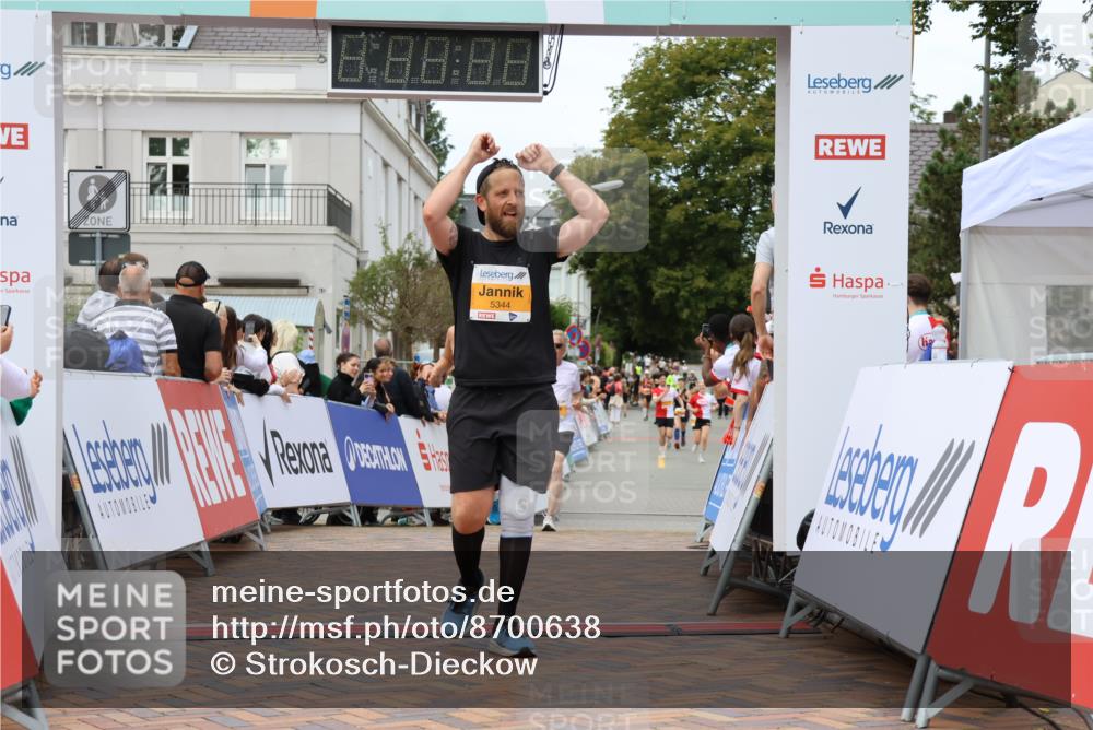 31.08.2025 - 21. Blankeneser Heldenlauf Strokosch-Dieckow http://msf.ph/oto/8700638 31.08.2025 12:50:45 Ziel 5040, 5344, 5425 meine-sportfotos.de