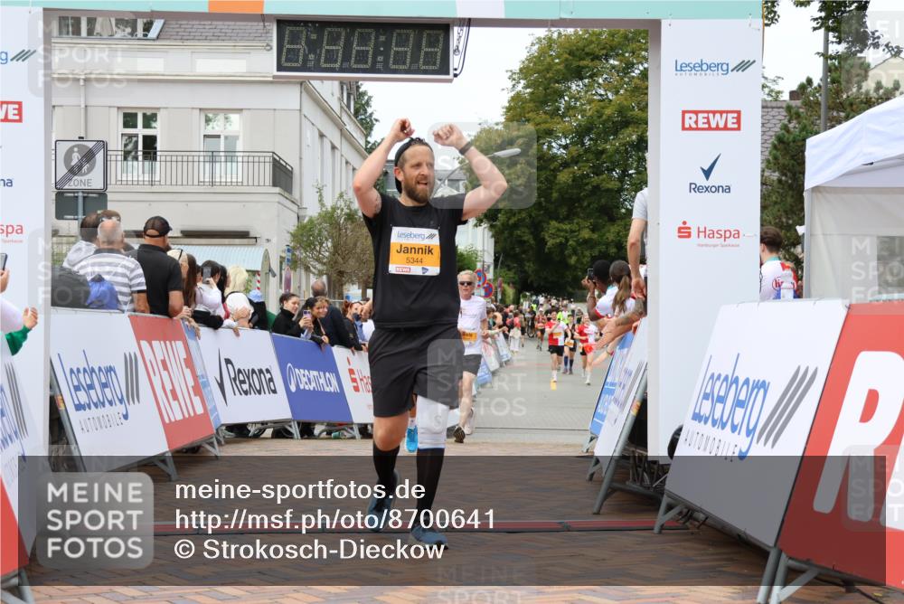 31.08.2025 - 21. Blankeneser Heldenlauf Strokosch-Dieckow http://msf.ph/oto/8700641 31.08.2025 12:50:45 Ziel 5040, 5344, 5425 meine-sportfotos.de