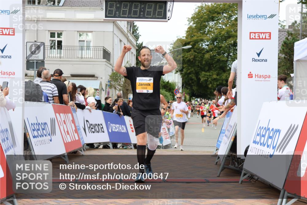 31.08.2025 - 21. Blankeneser Heldenlauf Strokosch-Dieckow http://msf.ph/oto/8700647 31.08.2025 12:50:44 Ziel 5344, 5425 meine-sportfotos.de
