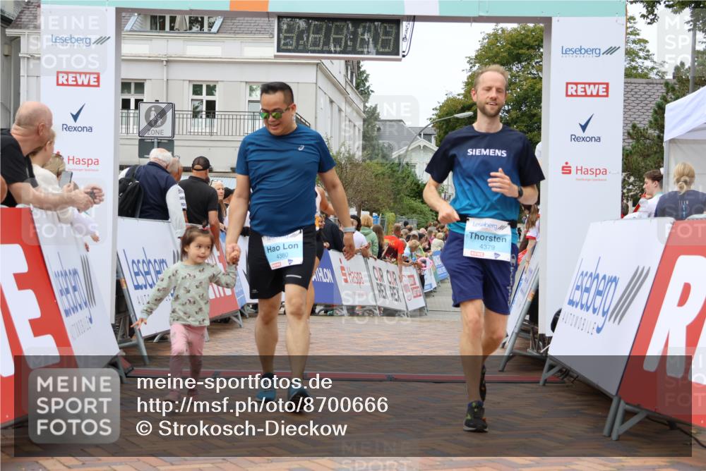 31.08.2025 - 21. Blankeneser Heldenlauf Strokosch-Dieckow http://msf.ph/oto/8700666 31.08.2025 12:50:33 Ziel 5569, 5726, 4380, 4379 meine-sportfotos.de