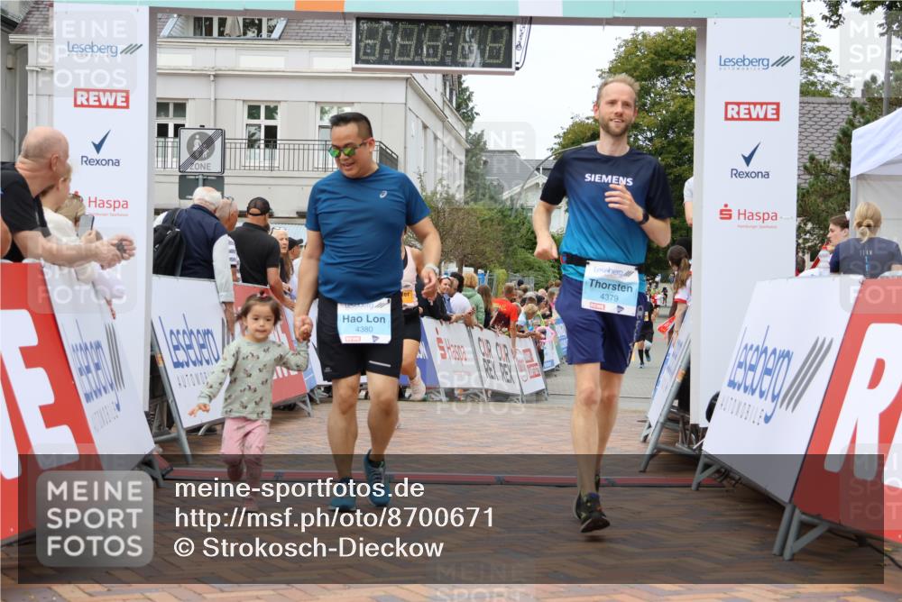 31.08.2025 - 21. Blankeneser Heldenlauf Strokosch-Dieckow http://msf.ph/oto/8700671 31.08.2025 12:50:33 Ziel 5569, 5726, 4380, 4379 meine-sportfotos.de