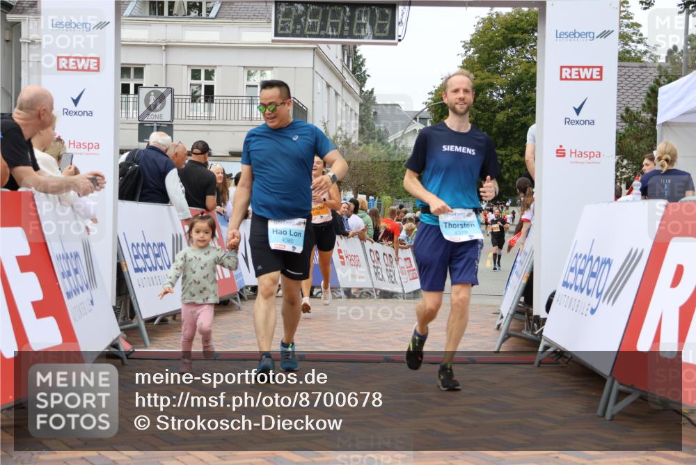 31.08.2025 - 21. Blankeneser Heldenlauf Strokosch-Dieckow http://msf.ph/oto/8700678 31.08.2025 12:50:33 Ziel 5569, 5726, 4380, 4379 meine-sportfotos.de