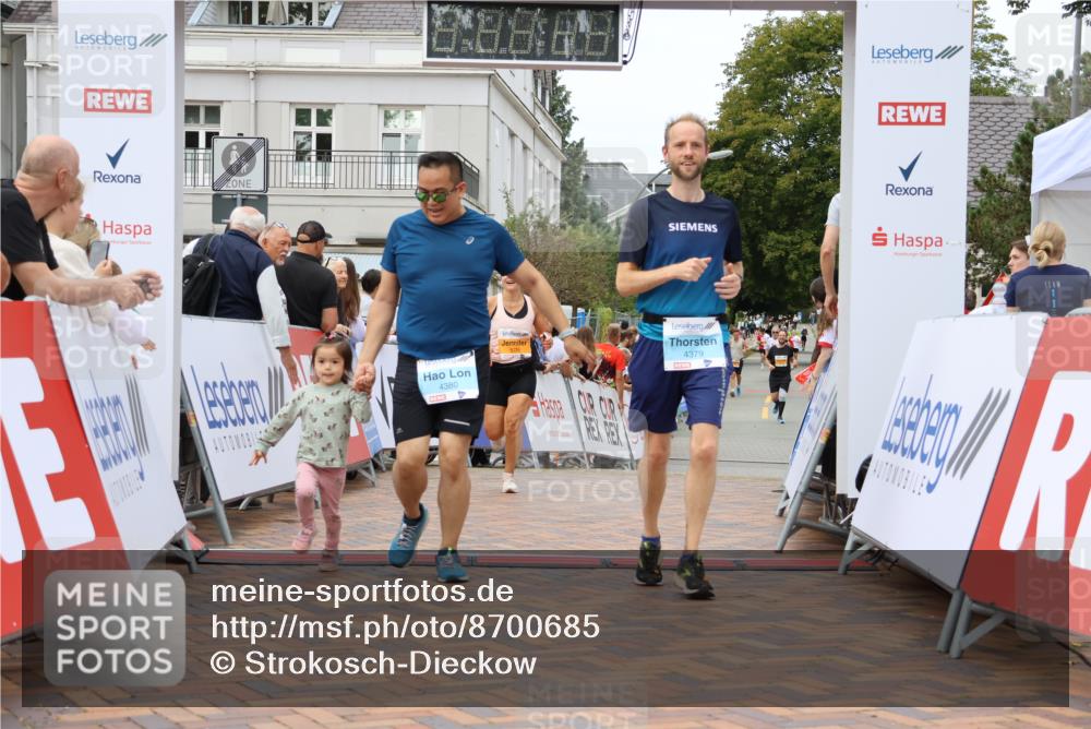 31.08.2025 - 21. Blankeneser Heldenlauf Strokosch-Dieckow http://msf.ph/oto/8700685 31.08.2025 12:50:33 Ziel 5569, 5726, 4380, 4379 meine-sportfotos.de